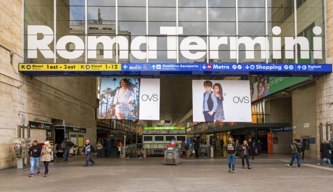 Colosseo-Termini 5 ✶✶✶✶ Elegante Appartamento Rome Luaran gambar